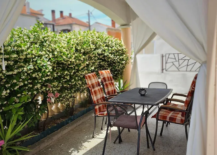 Apartment Nikolina *